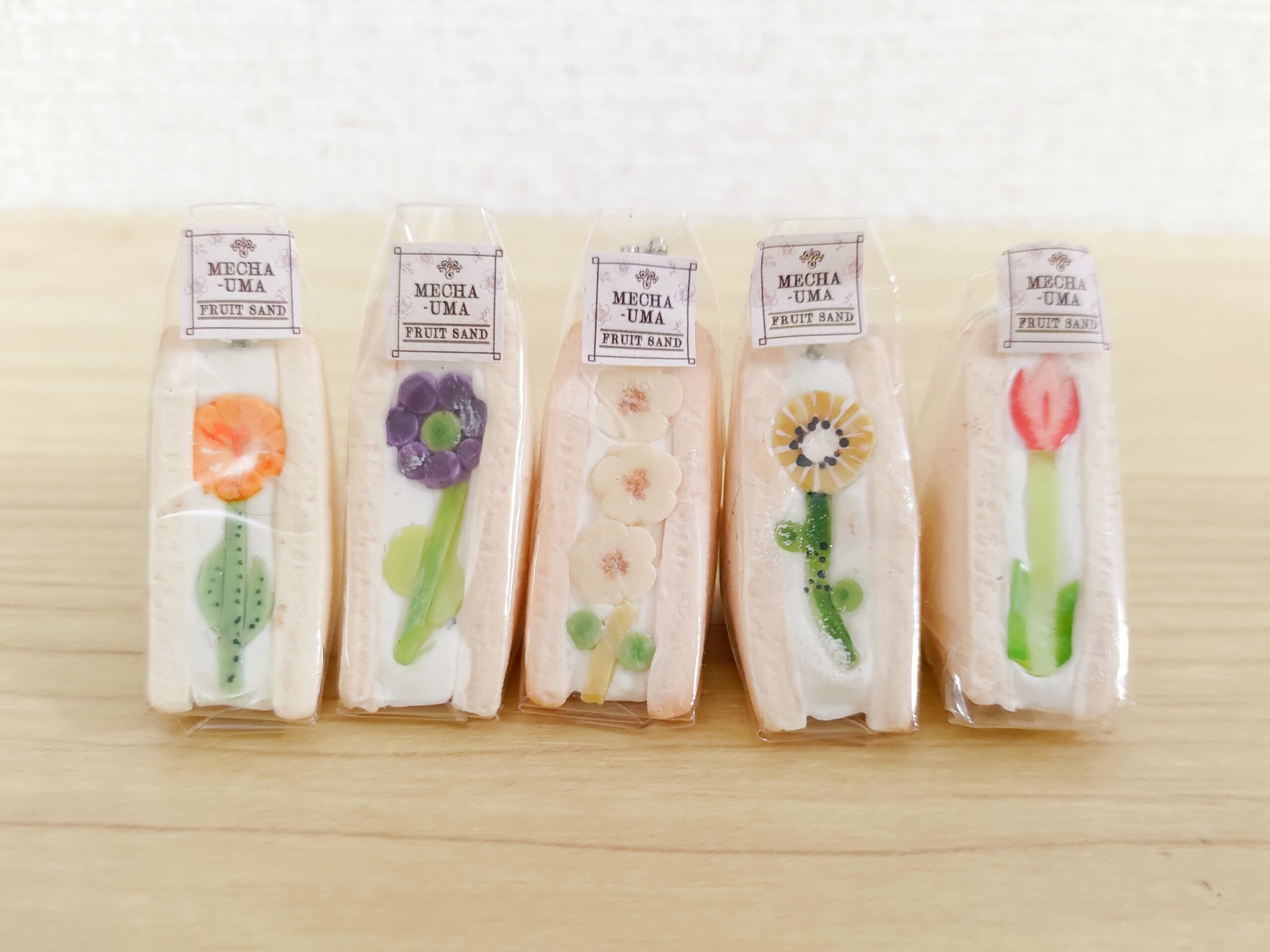 大流行中のお花のフルーツサンドの食品サンプル！?レインボー?超 