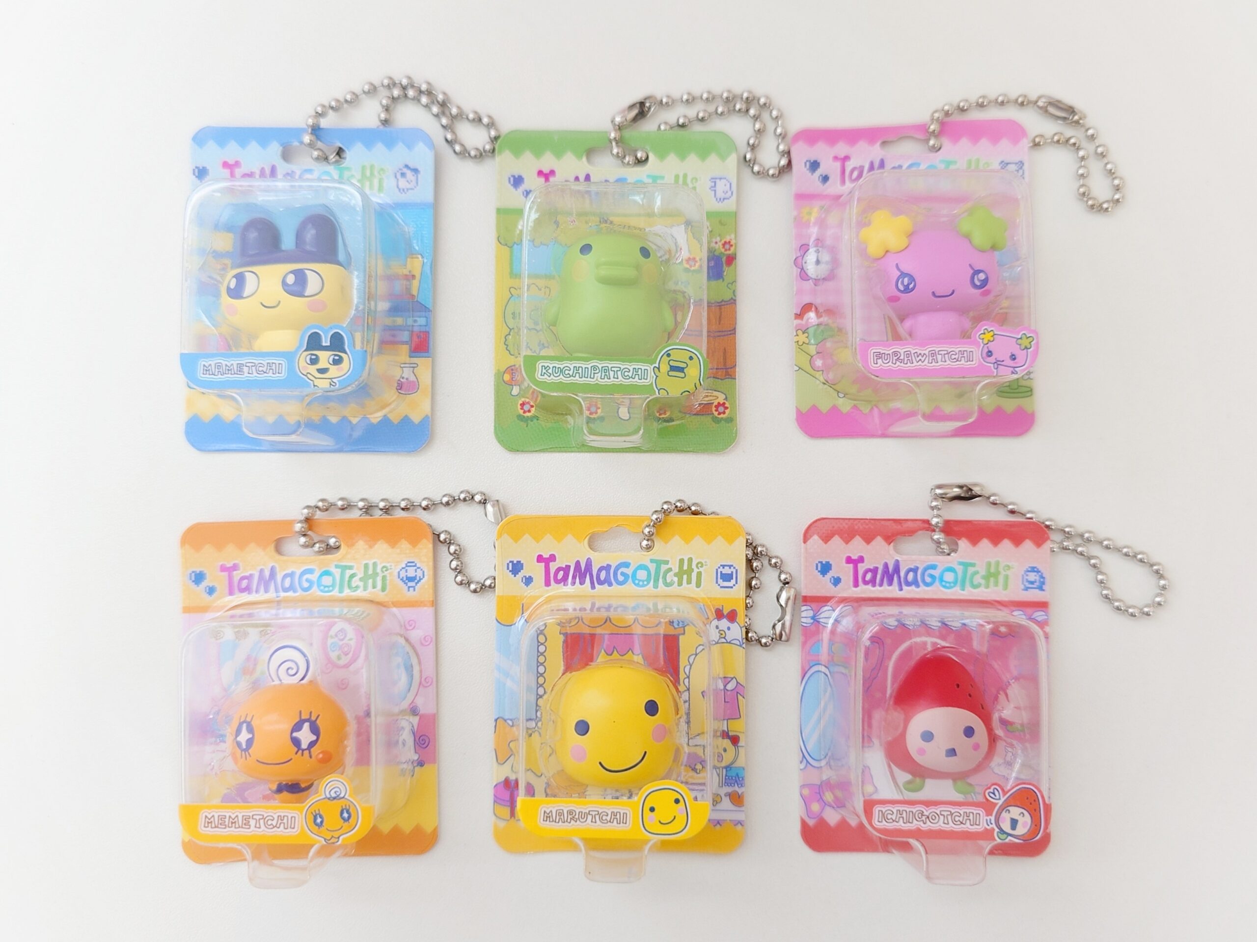 小さいフィギュアが入っててかわいい🥹✨裏面まで凝ってる！BANDAI